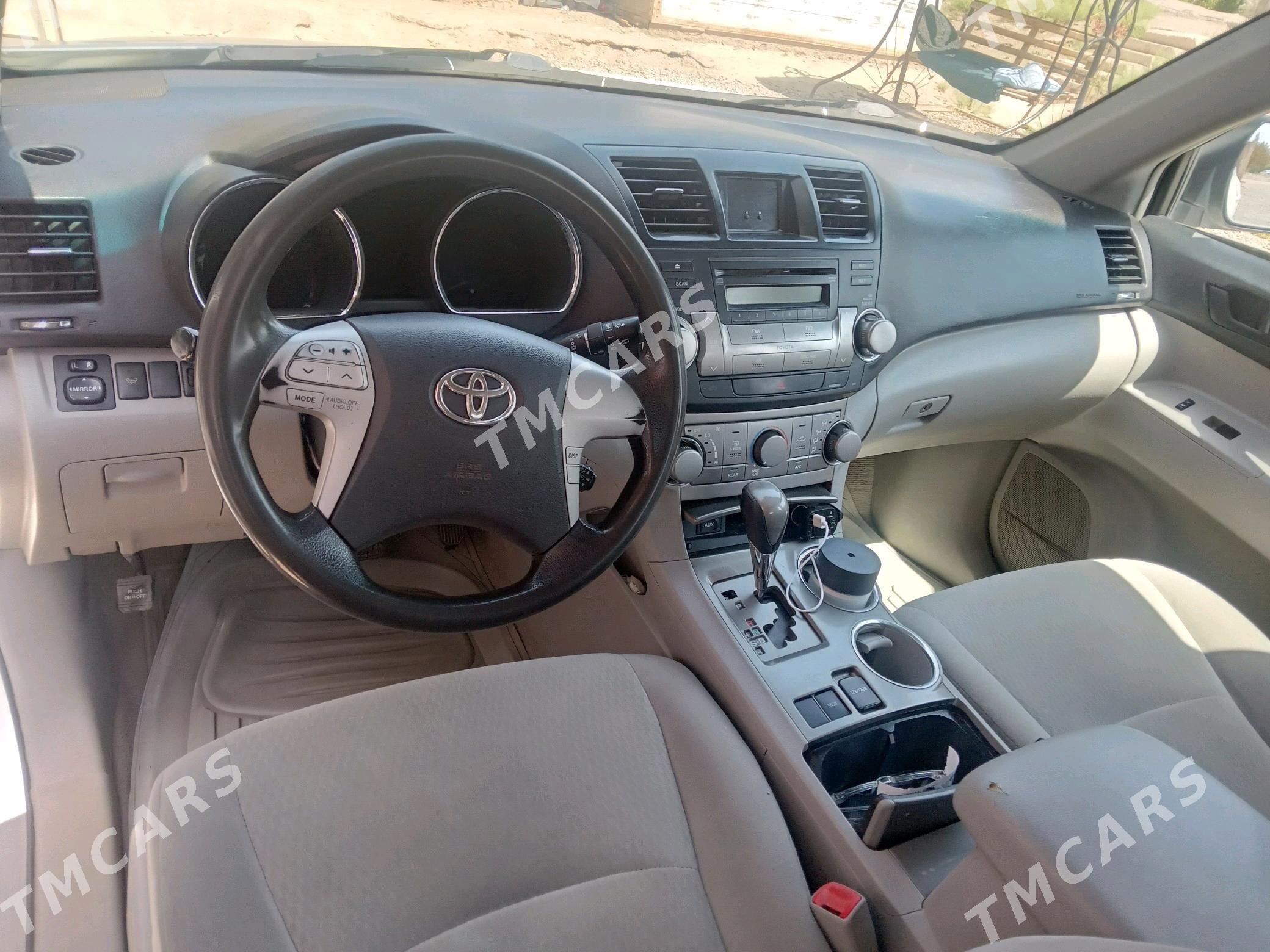 Toyota Highlander 2010 - 250 000 TMT - Векильбазар - img 4