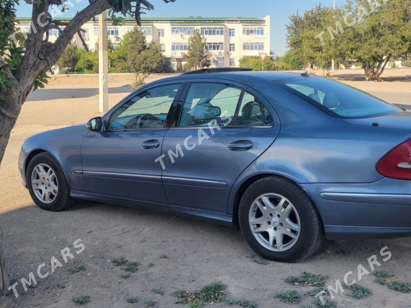 Mercedes-Benz E320 2004 - 130 000 TMT - Туркменбаши - img 6