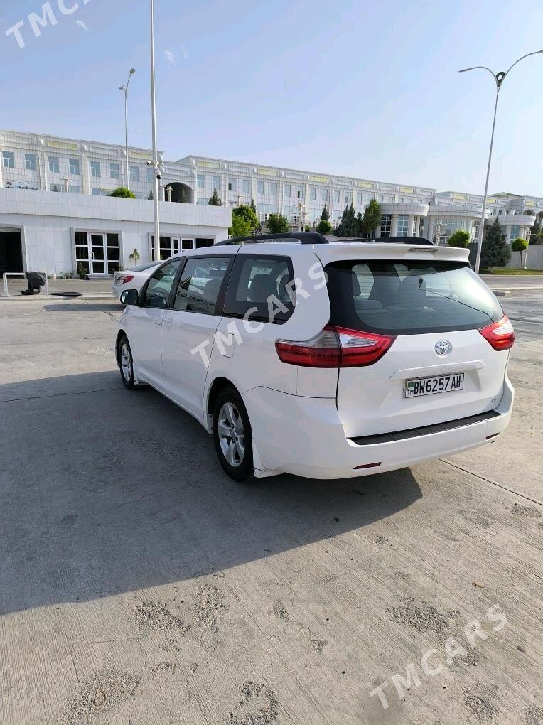 Toyota Sienna 2017 - 275 000 TMT - Ашхабад - img 2