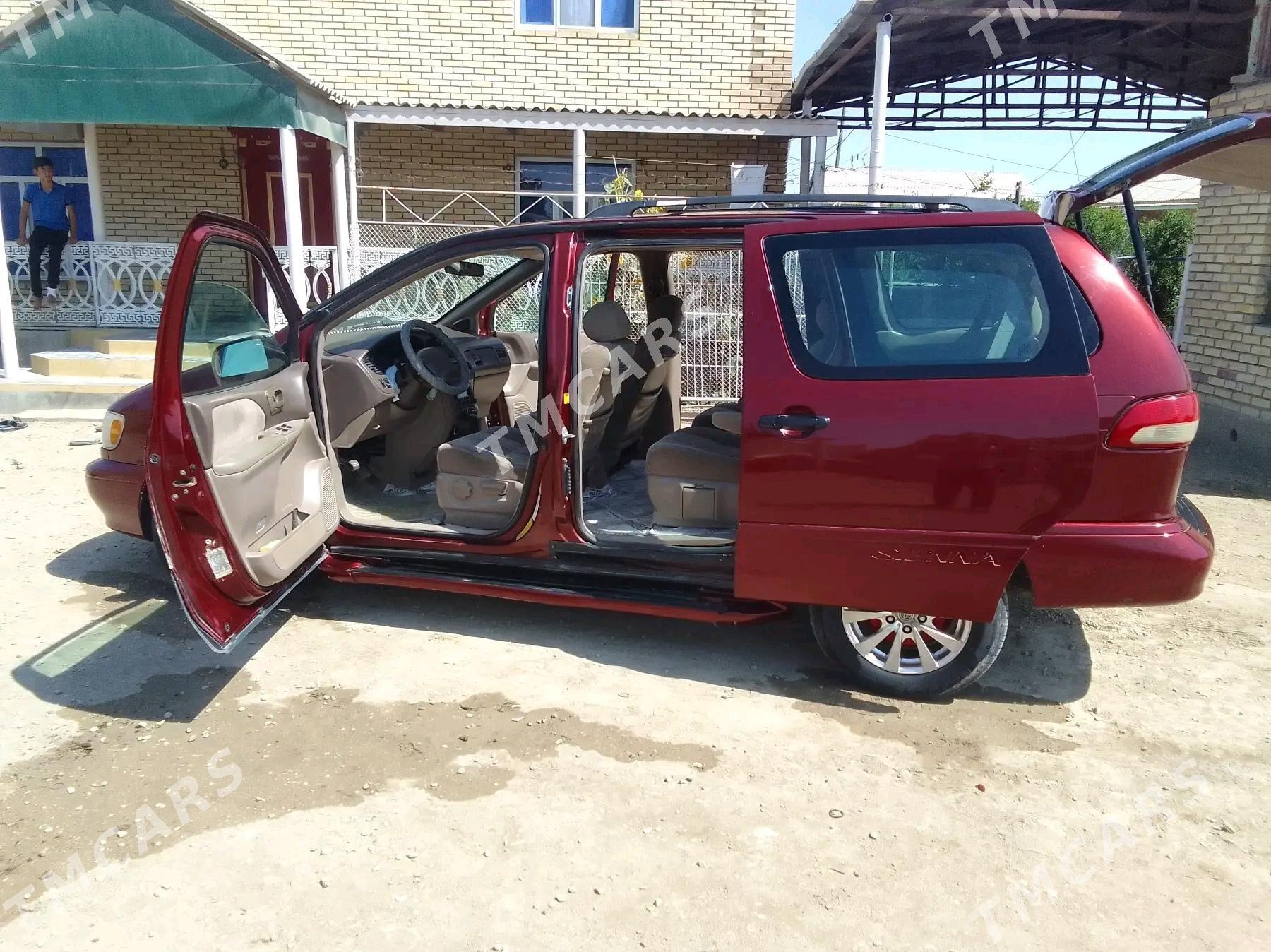 Toyota Sienna 2001 - 140 000 TMT - Эсенгулы - img 7