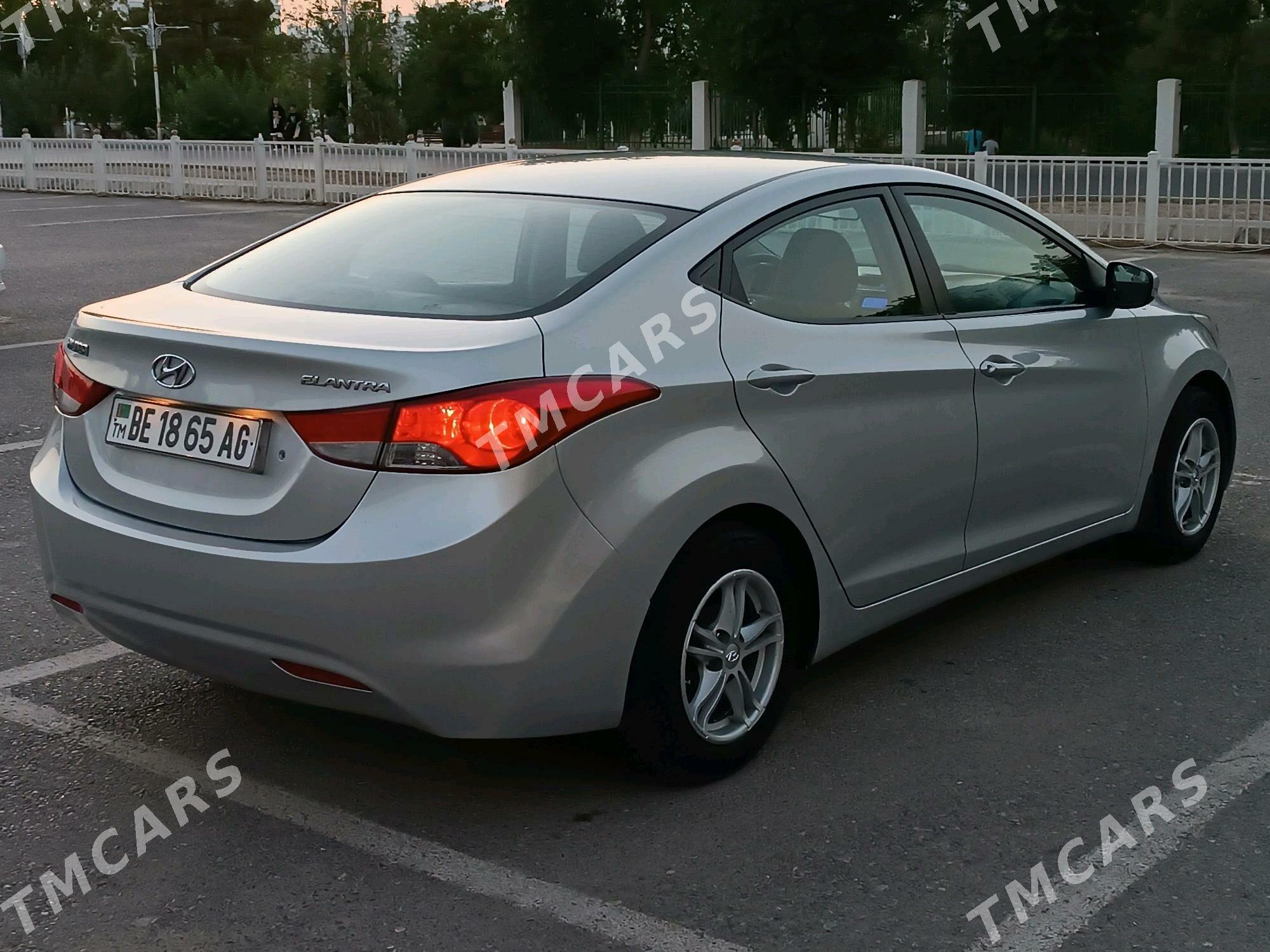 Hyundai Elantra 2012 - 117 000 TMT - Parahat 2 - img 3