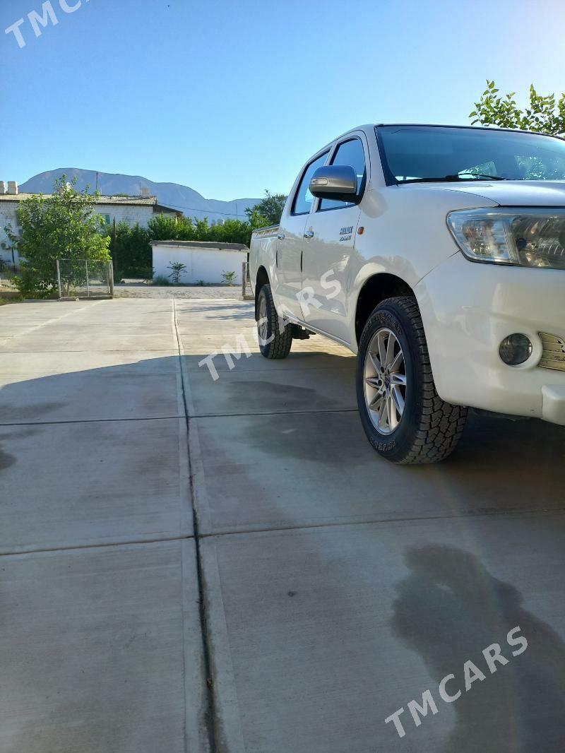 Toyota Hilux 2013 - 240 000 TMT - Balkanabat - img 9