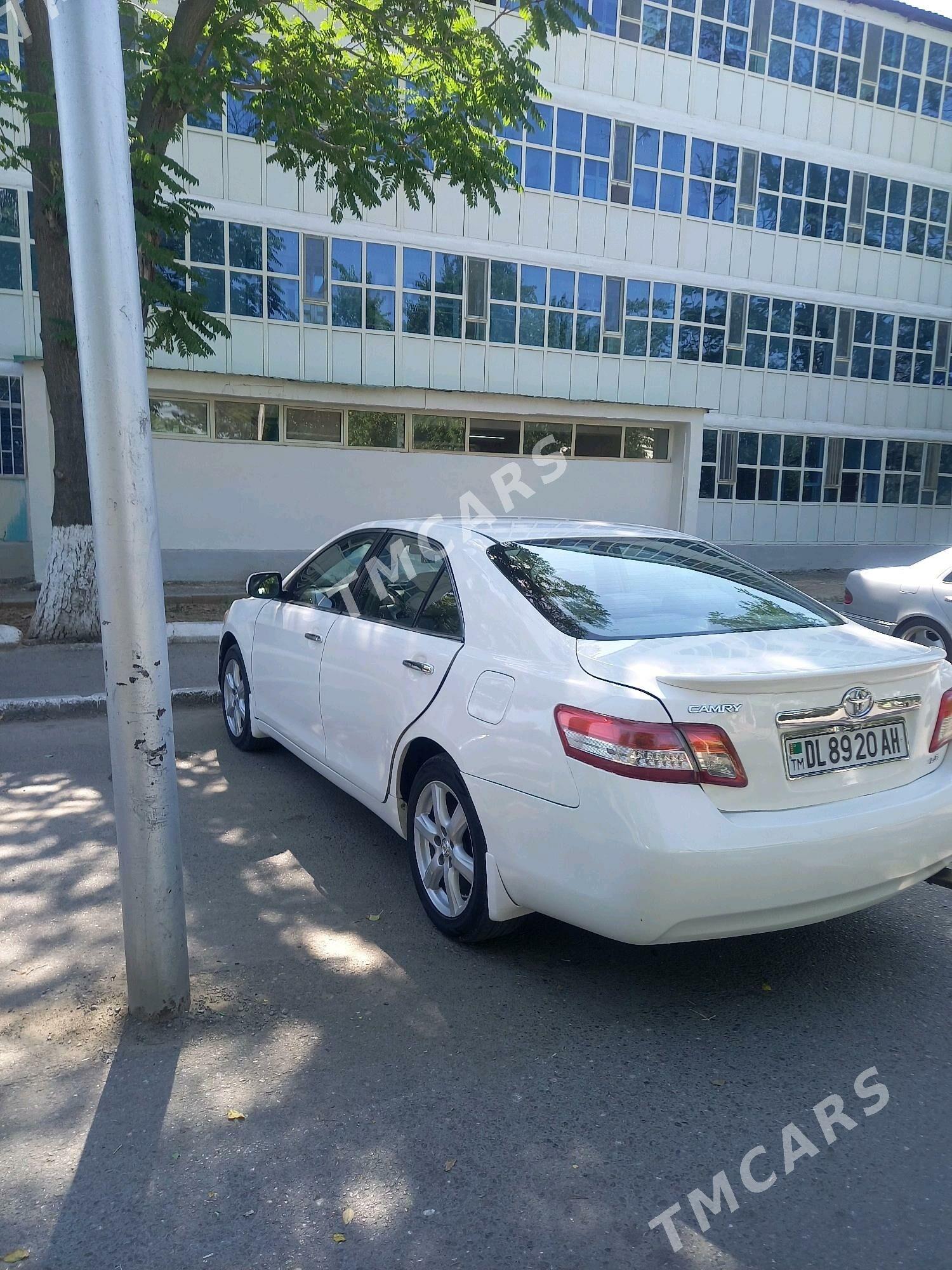 Toyota Camry 2010 - 114 000 TMT - Ак-Бугдайский этрап - img 2