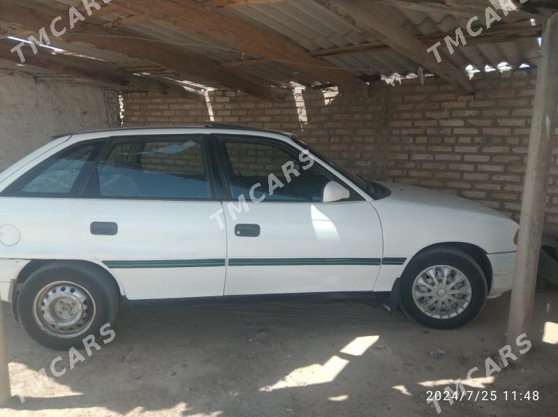 Opel Astra 1993 - 22 000 TMT - Серахс - img 3