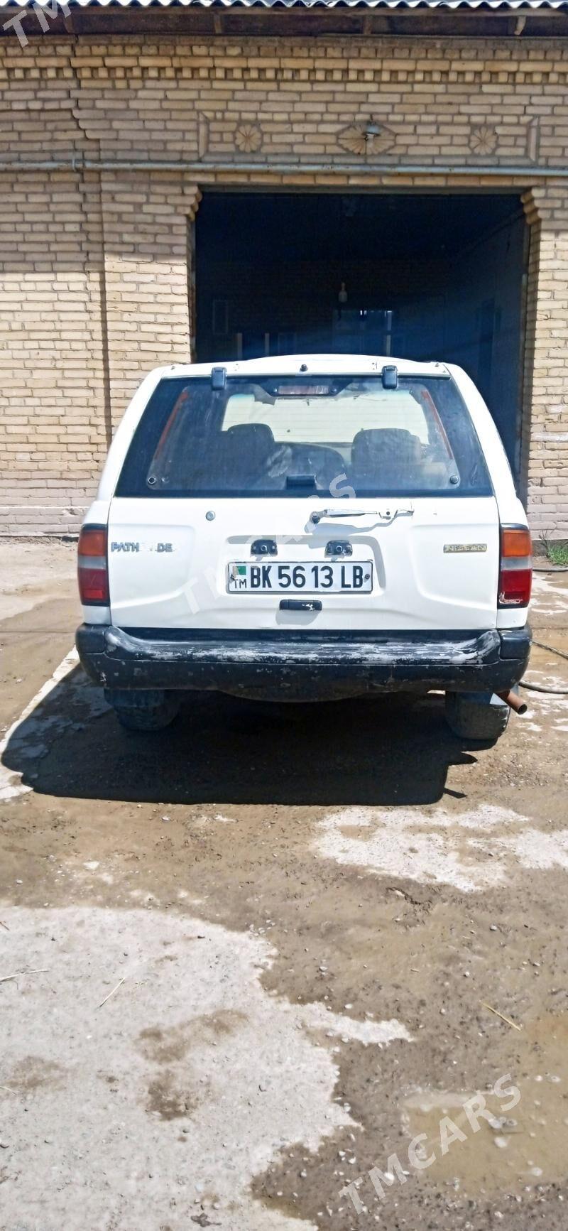 Nissan Pathfinder 1998 - 35 000 TMT - Дянев - img 2