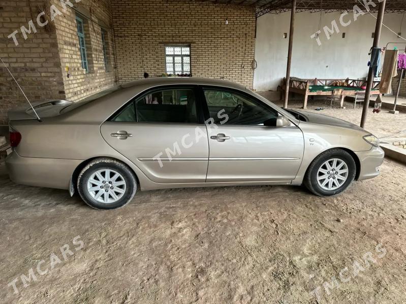 Toyota Camry 2004 - 160 000 TMT - Халач - img 3