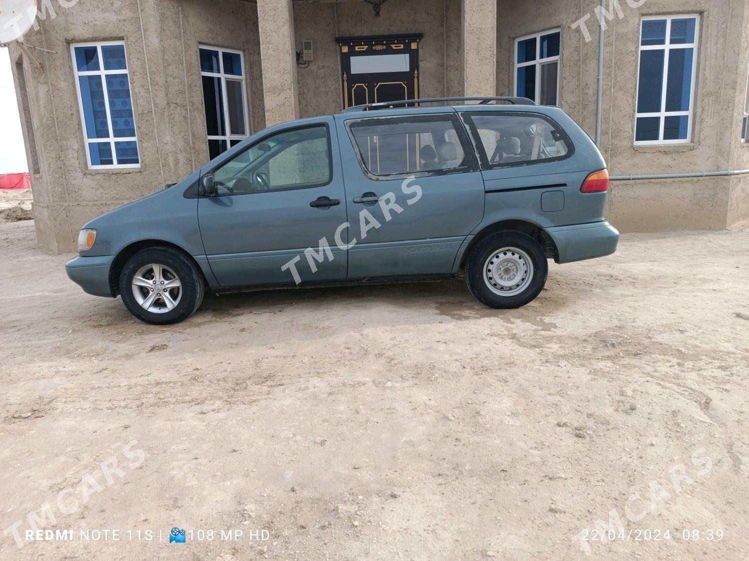 Toyota Sienna 2000 - 105 000 TMT - Эсенгулы - img 2