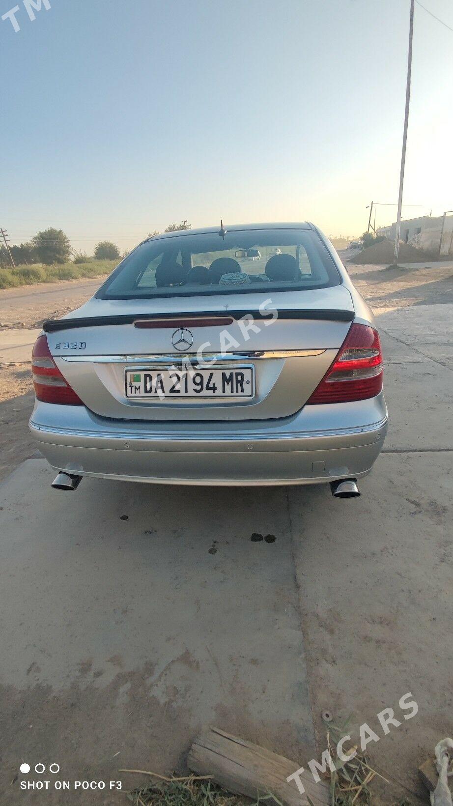 Mercedes-Benz E320 2003 - 66 000 TMT - Байрамали - img 3