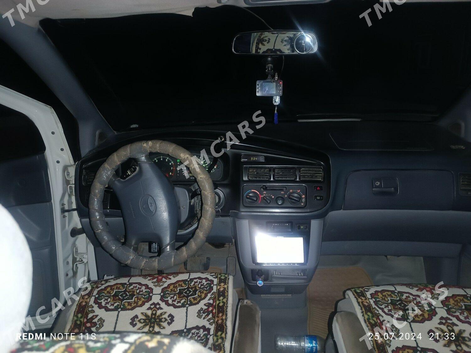 Toyota Sienna 2000 - 130 000 TMT - Farap - img 6