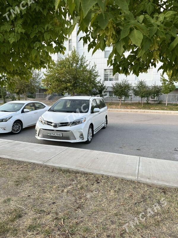 Toyota Sienna 2018 - 329 000 TMT - Aşgabat - img 3