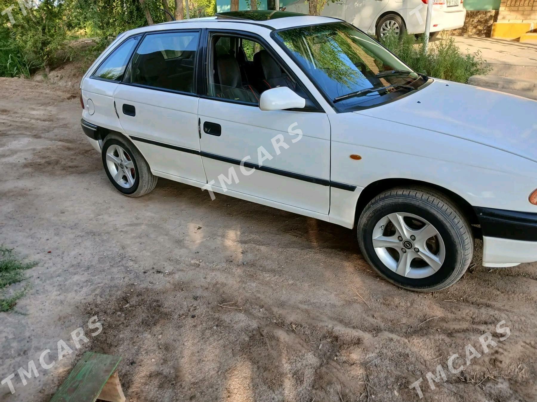 Opel Astra 1995 - 35 000 TMT - Губадаг - img 4