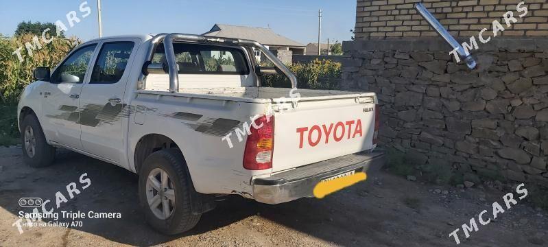 Toyota Hilux 2010 - 170 000 TMT - Köýtendag - img 2