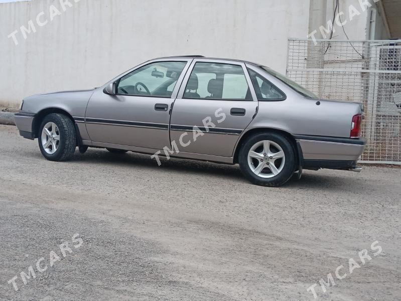 Opel Vectra 1992 - 33 000 TMT - Мары - img 3