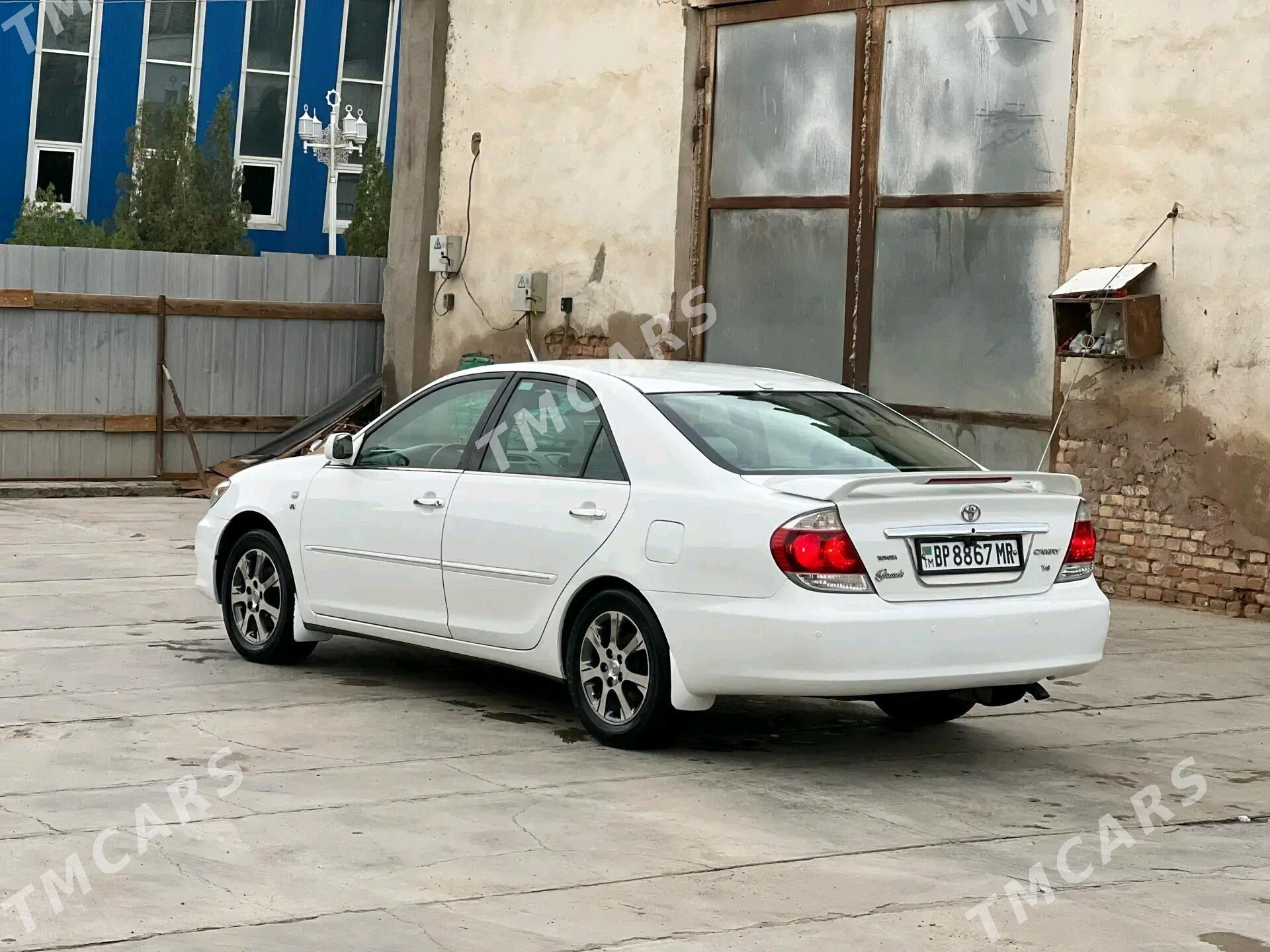 Toyota Camry 2004 - 130 000 TMT - Мары - img 3