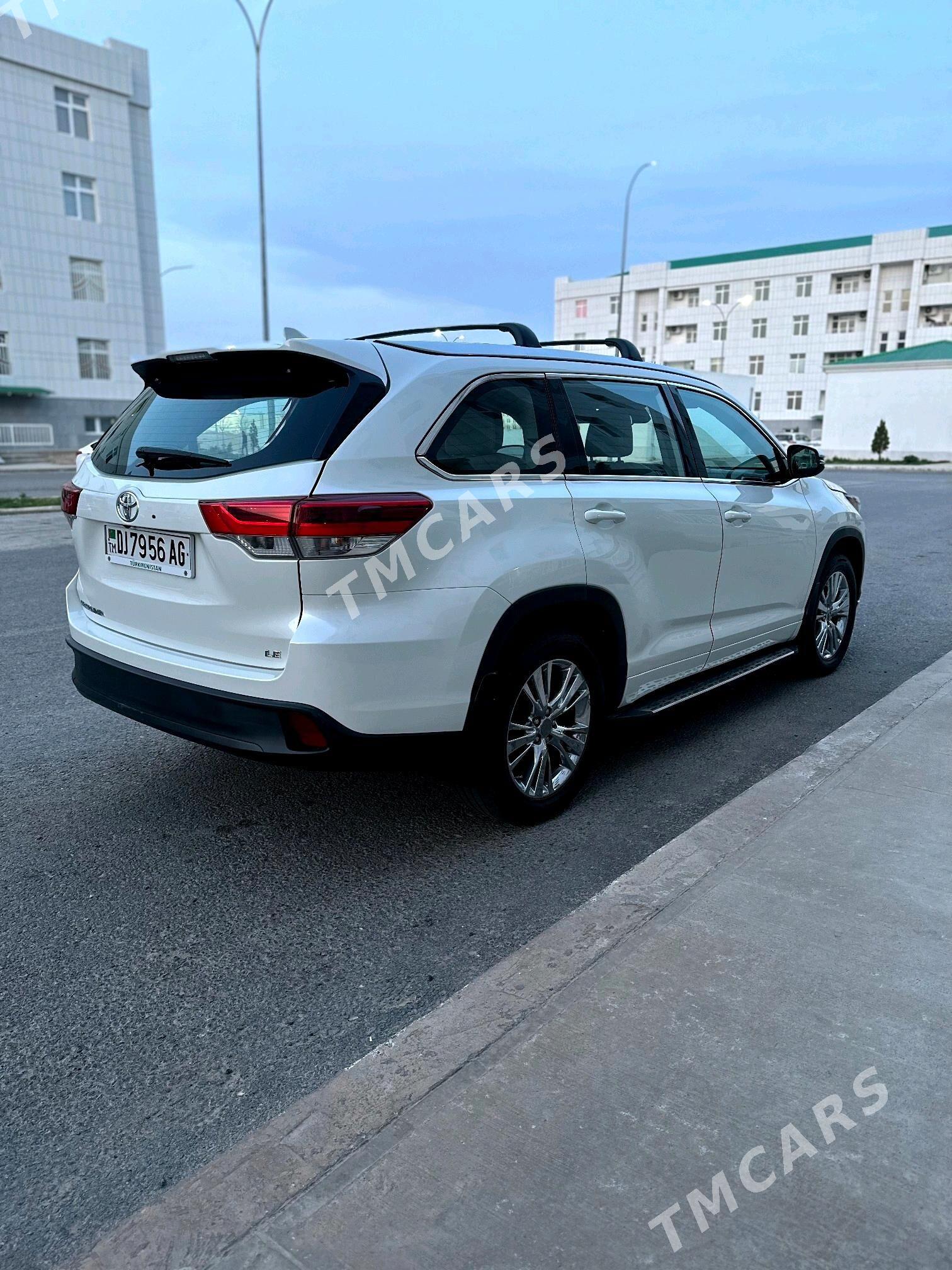 Toyota Highlander 2018 - 360 000 TMT - Гуртли - img 4