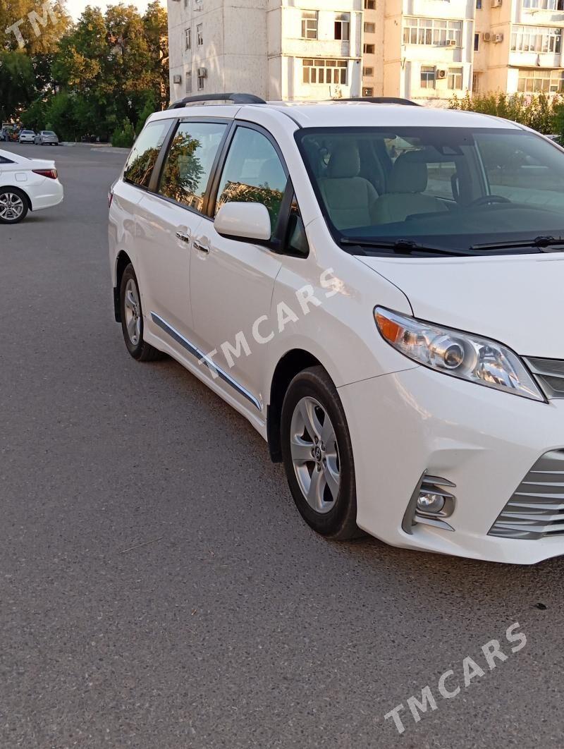 Toyota Sienna 2019 - 360 000 TMT - Ашхабад - img 2