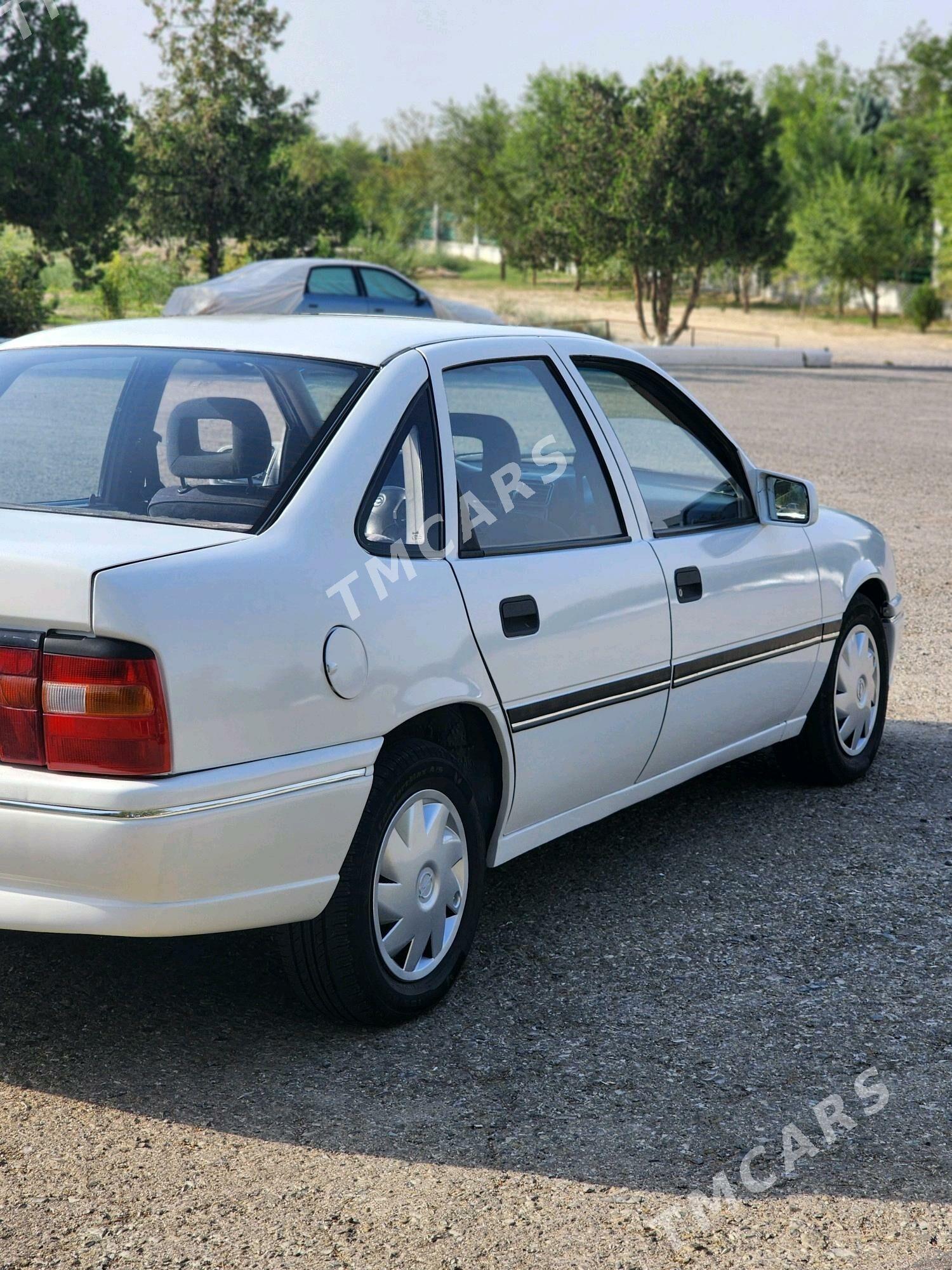 Opel Vectra 1992 - 39 000 TMT - Бахарден - img 4