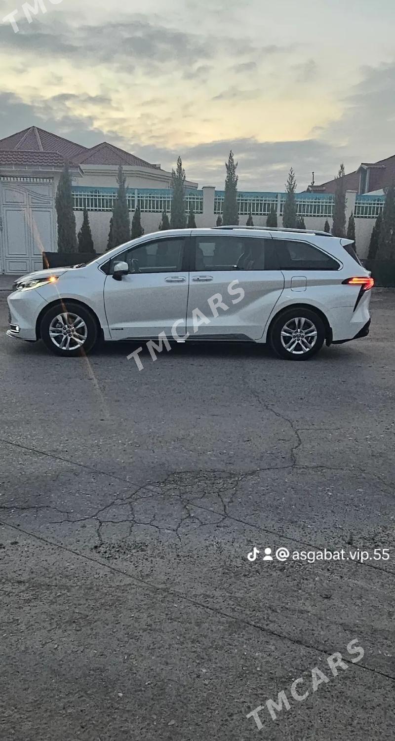 Toyota Sienna 2022 - 680 000 TMT - Ашхабад - img 3