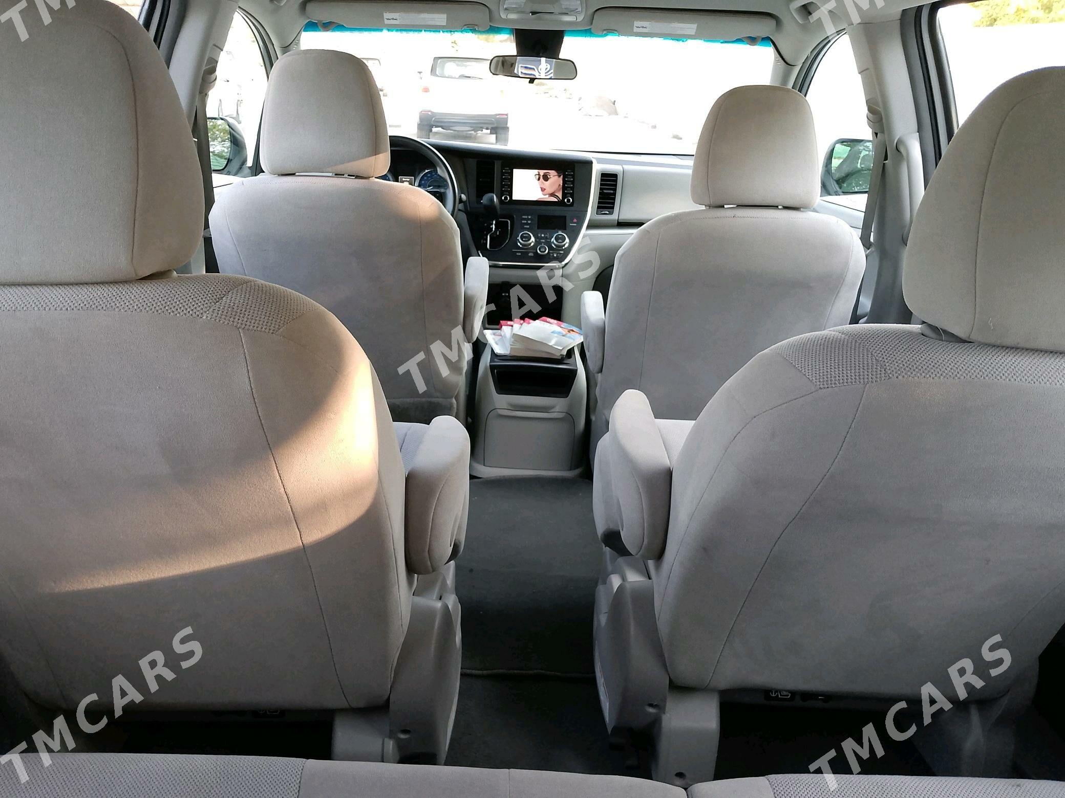 Toyota Sienna 2019 - 330 000 TMT - Baýramaly - img 7