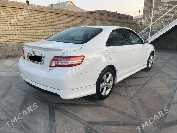 Toyota Camry 2011 - 170 000 TMT - Байрамали - img 2