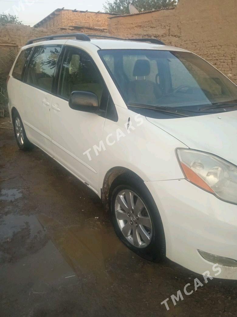 Toyota Sienna 2009 - 130 000 TMT - Чарджоу - img 8