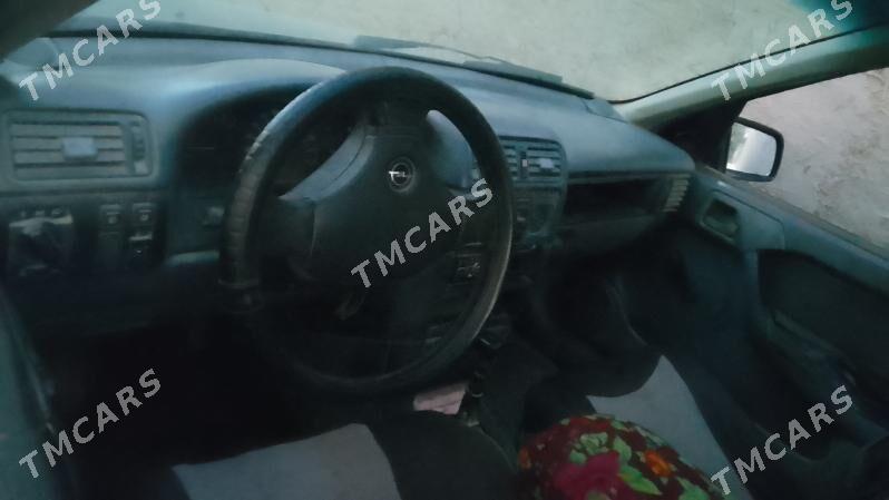 Opel Vectra 1996 - 27 000 TMT - Гурбансолтан Едже - img 3