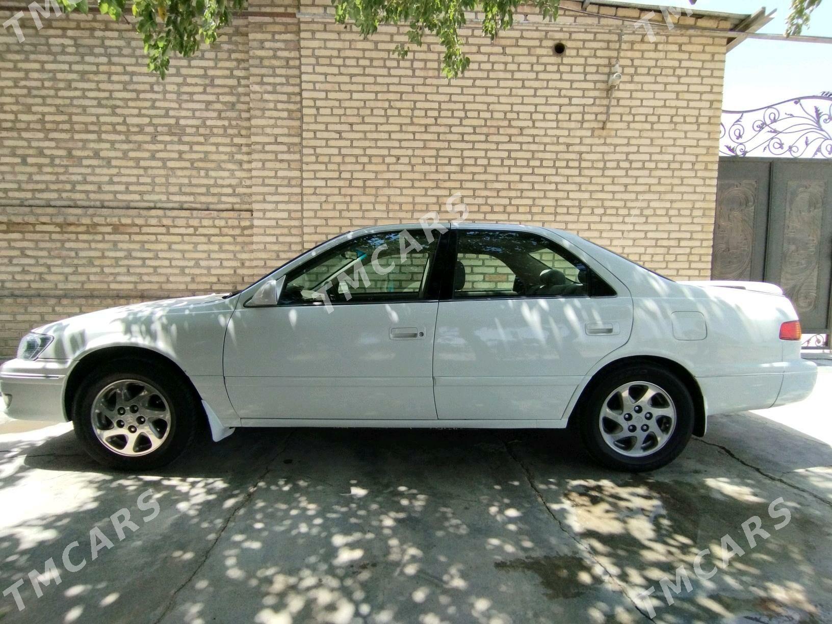 Toyota Camry 2000 - 100 000 TMT - Байрамали - img 2