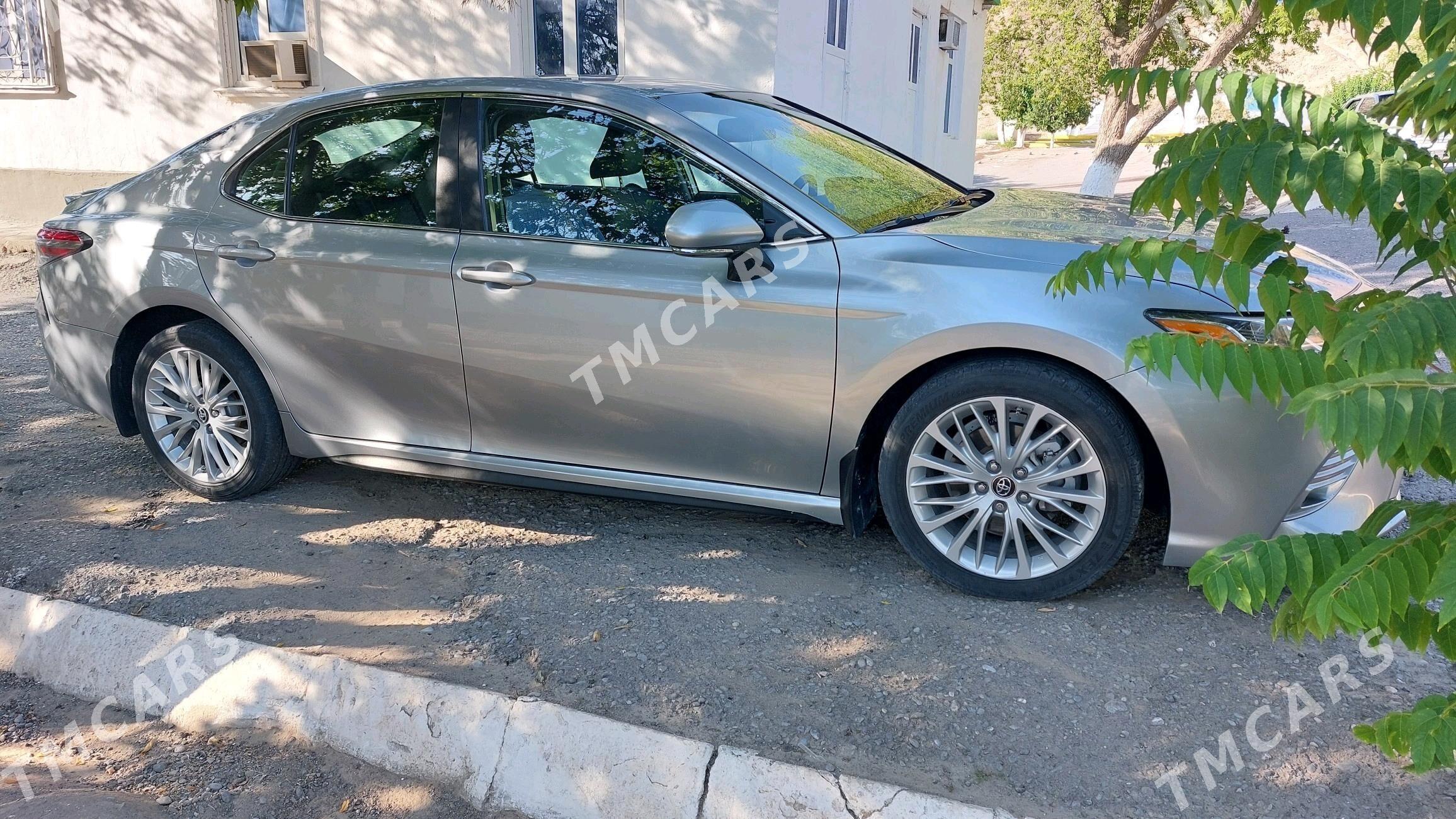 Toyota Camry 2019 - 310 000 TMT - Bäherden - img 3