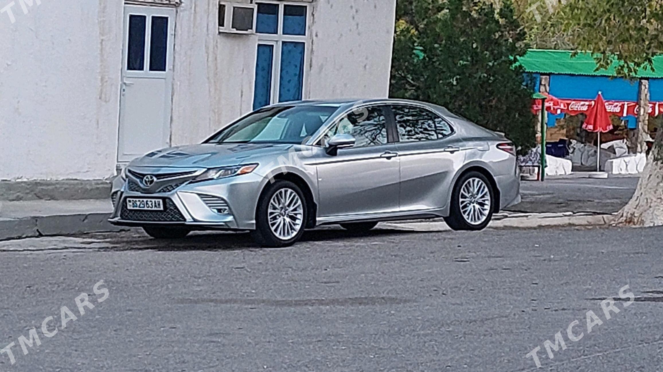 Toyota Camry 2019 - 310 000 TMT - Bäherden - img 4