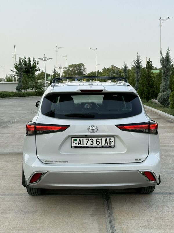 Toyota Highlander 2022 - 565 000 TMT - Aşgabat - img 2