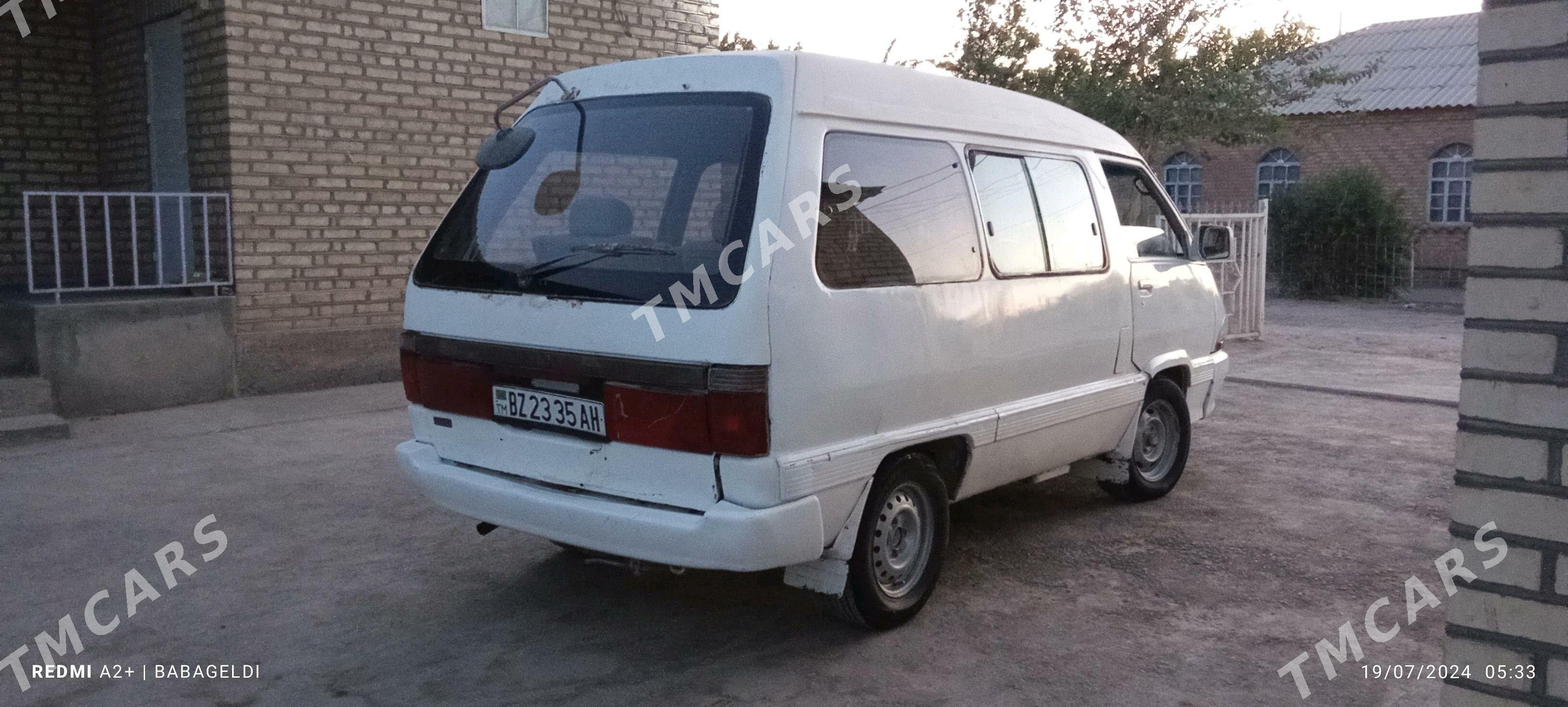 Toyota Hiace 1993 - 22 000 TMT - Теджен - img 3