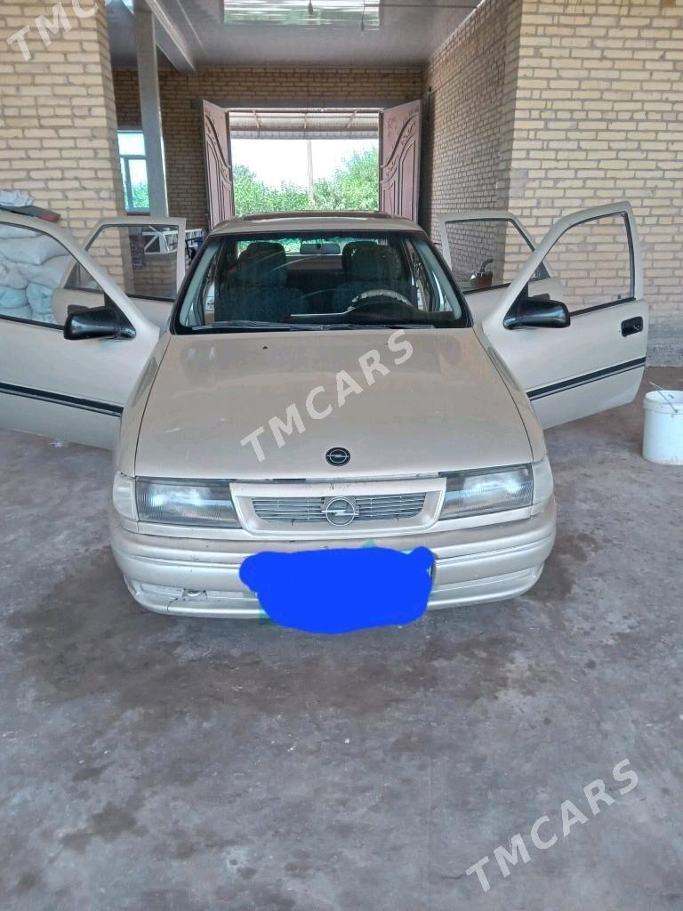 Opel Vectra 1991 - 30 000 TMT - Farap - img 2