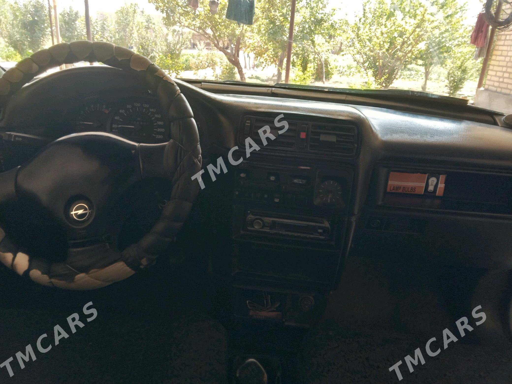 Opel Vectra 1991 - 30 000 TMT - Farap - img 6