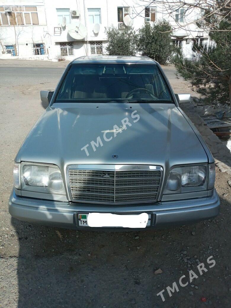 Mercedes-Benz E280 1995 - 50 000 TMT - Türkmenbaşy - img 2