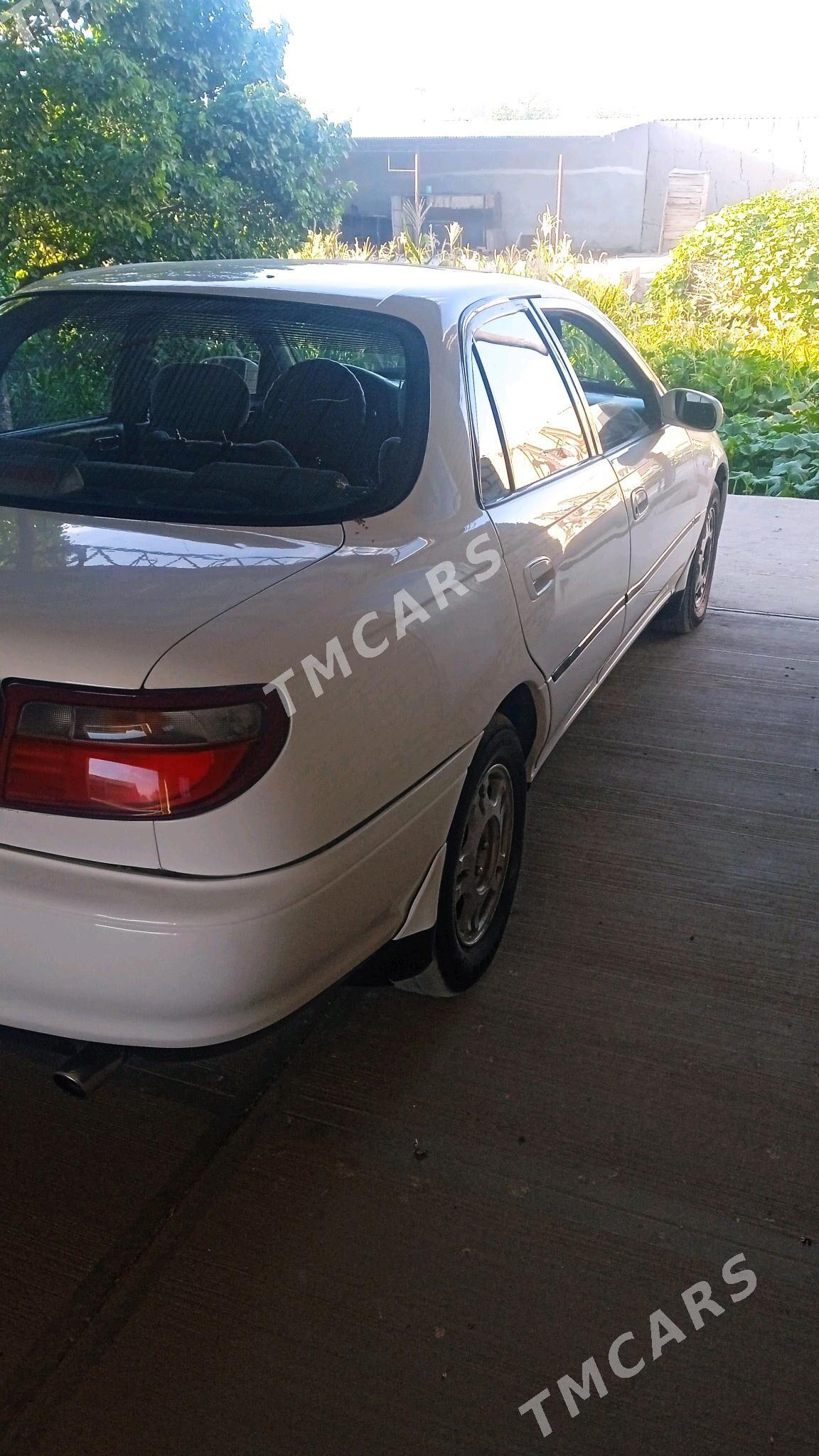 Toyota Carina 1994 - 45 000 TMT - Halaç - img 2