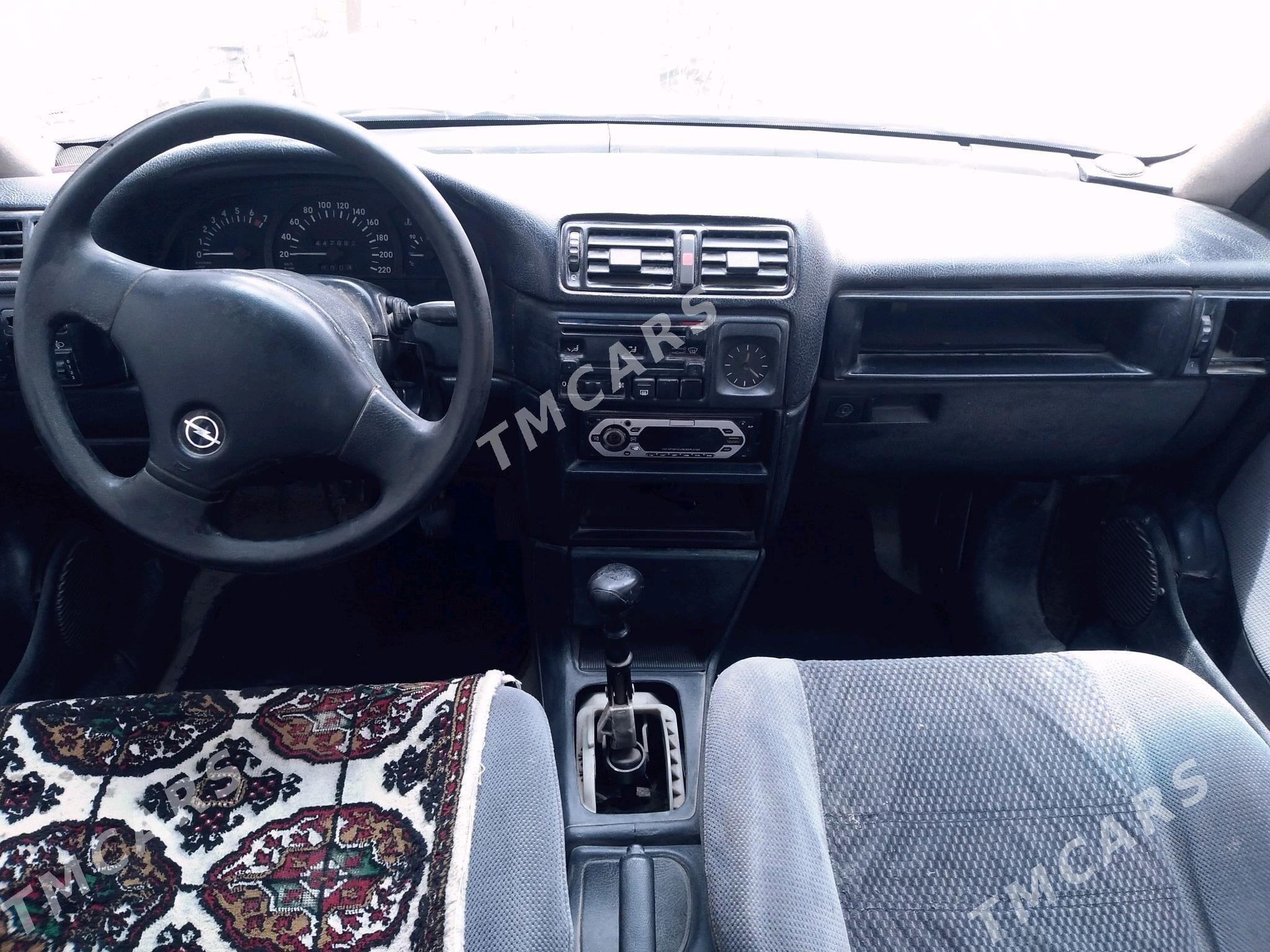 Opel Vectra 1992 - 18 000 TMT - Дашогуз - img 3