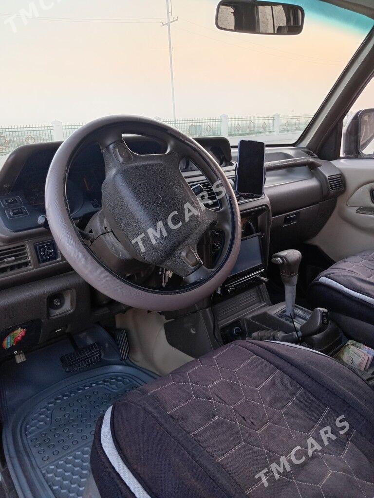 Mitsubishi Montero 1995 - 65 000 TMT - Балканабат - img 5