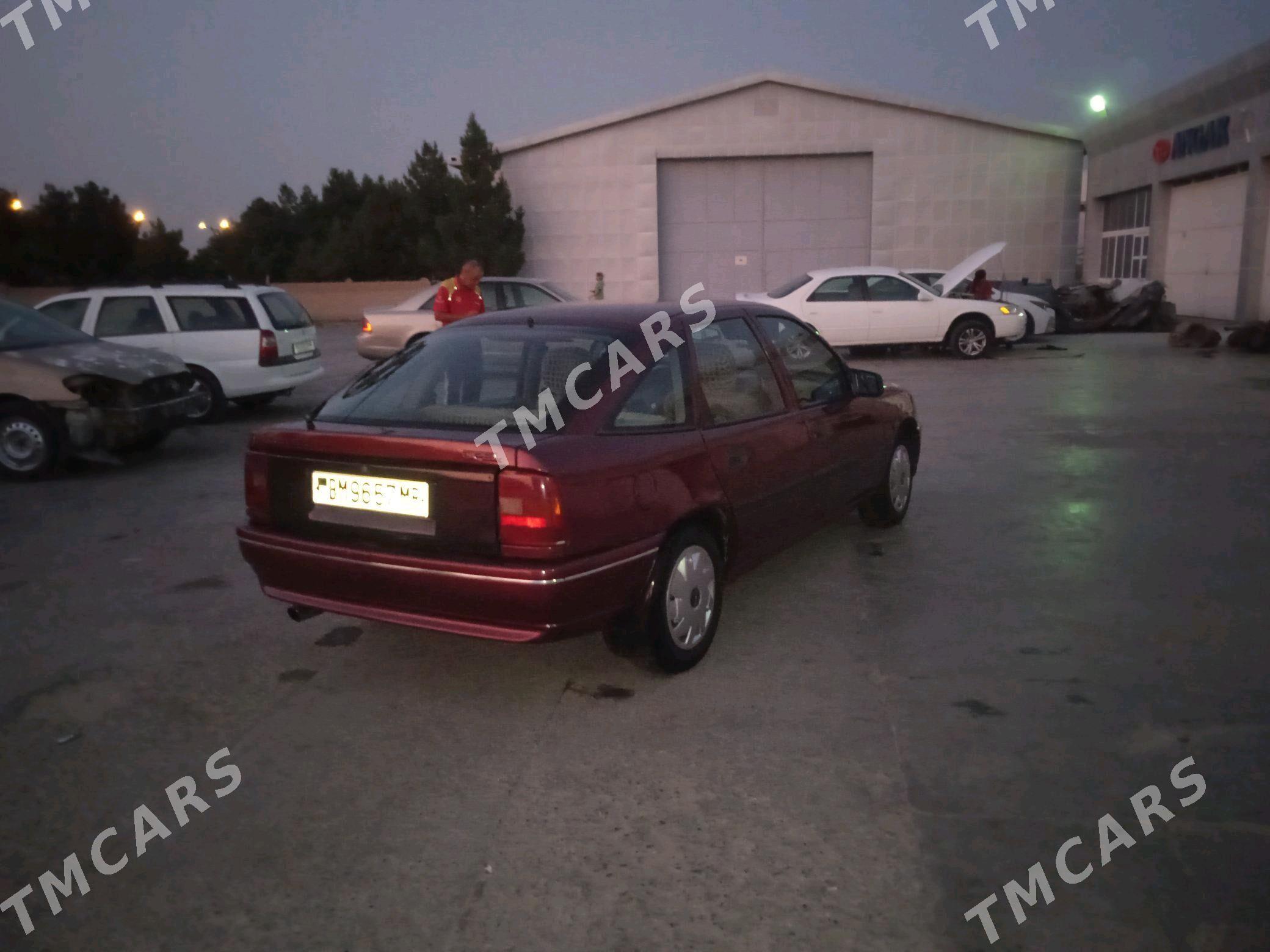 Opel Vectra 1989 - 26 000 TMT - Мары - img 3