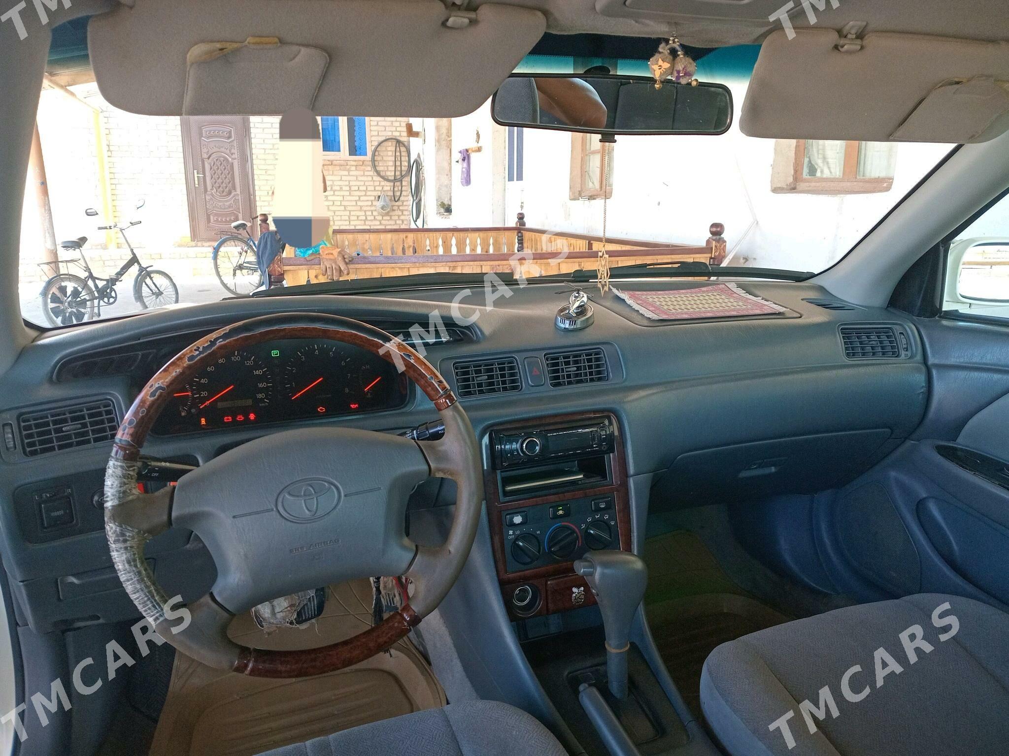 Toyota Camry 2000 - 115 000 TMT - Дянев - img 10