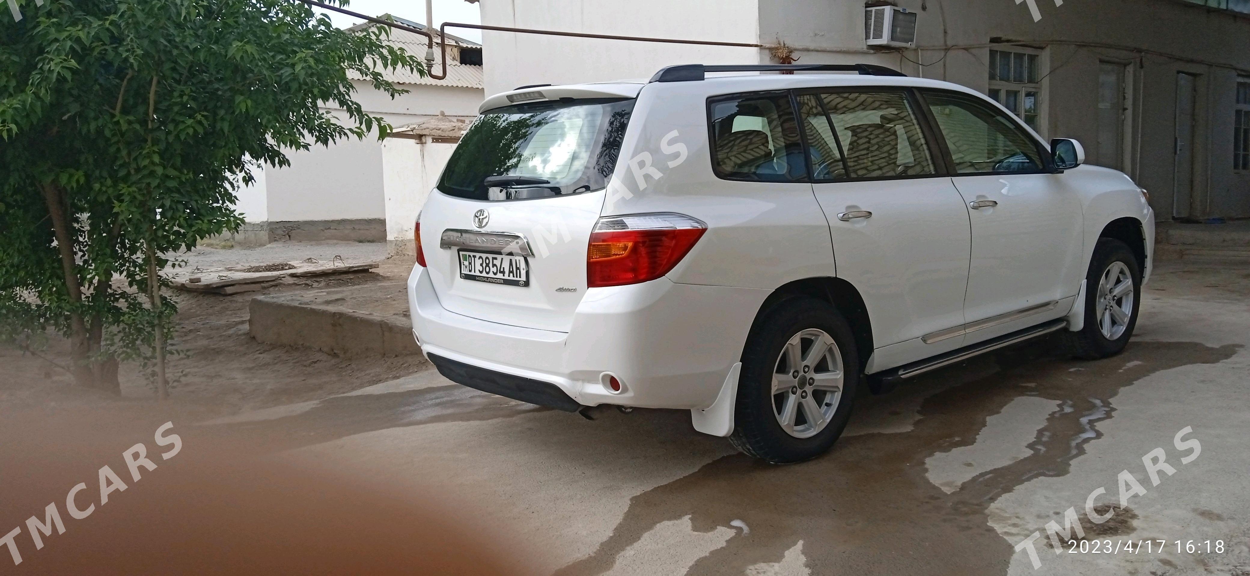 Toyota Highlander 2010 - 200 000 TMT - Теджен - img 4