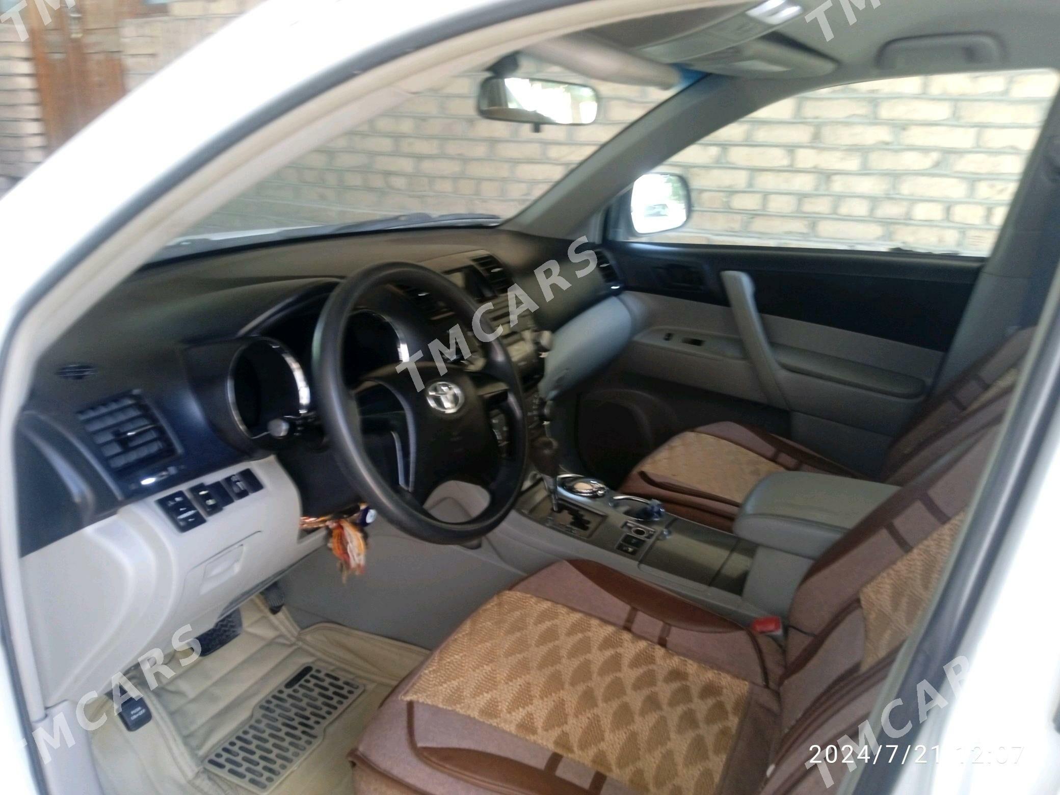 Toyota Highlander 2010 - 200 000 TMT - Теджен - img 6