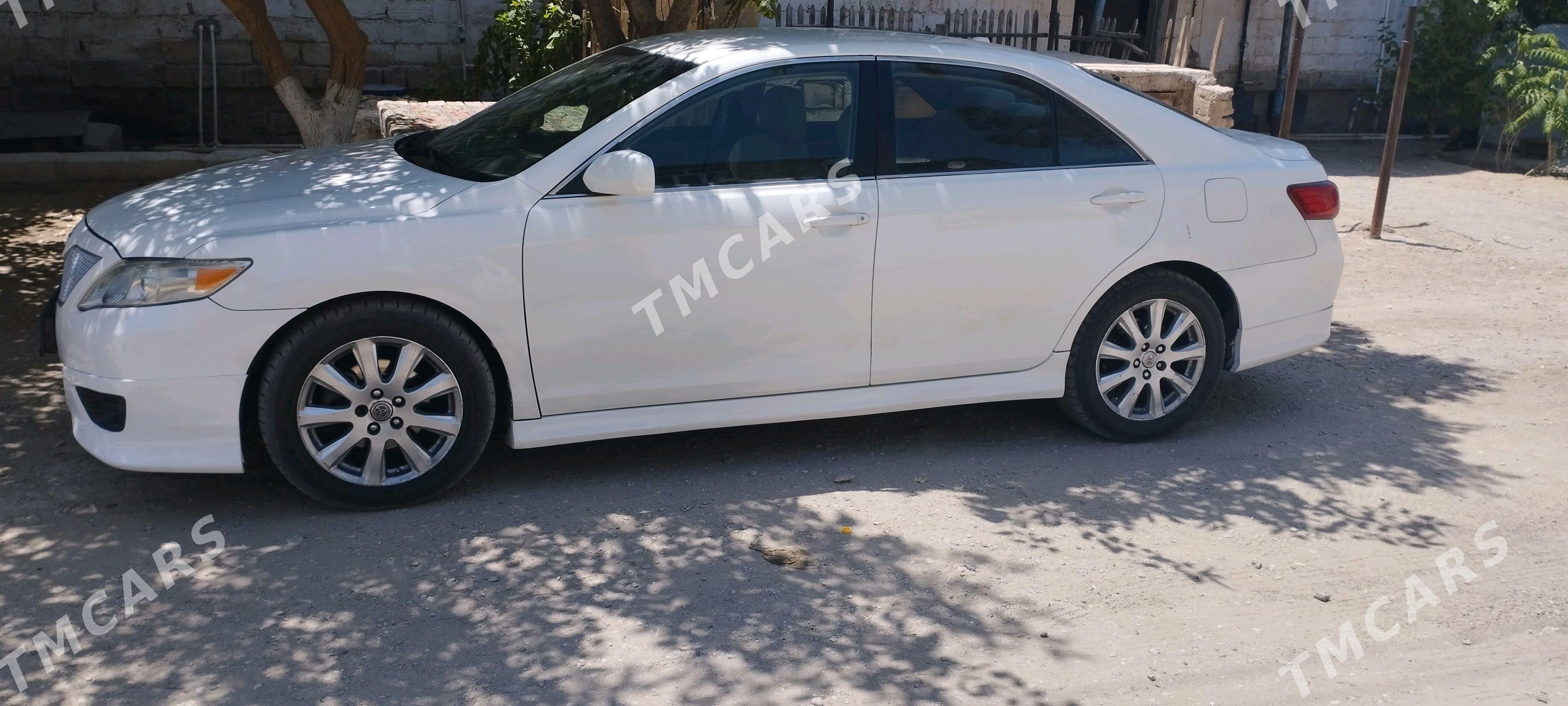 Toyota Camry 2010 - 135 000 TMT - Балканабат - img 4