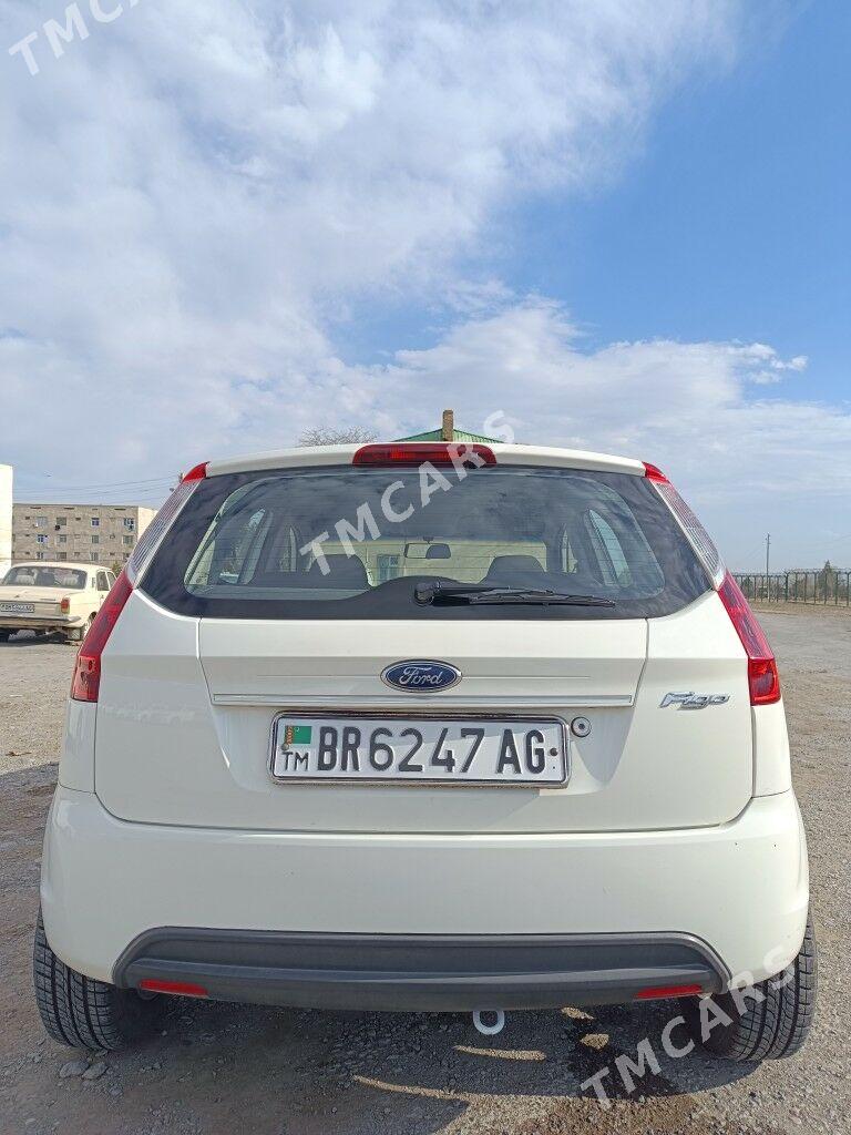 Ford Figo 2012 - 84 000 TMT - Бузмеин - img 2