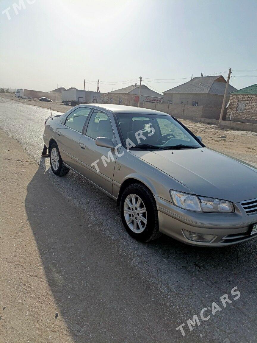 Toyota Camry 2000 - 105 000 TMT - Гумдаг - img 3