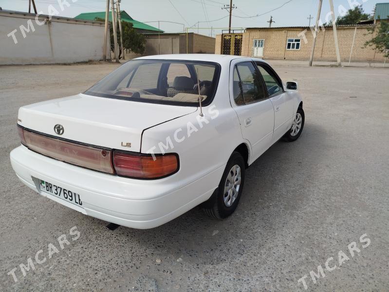 Toyota Camry 1992 - 52 000 TMT - Saýat - img 3