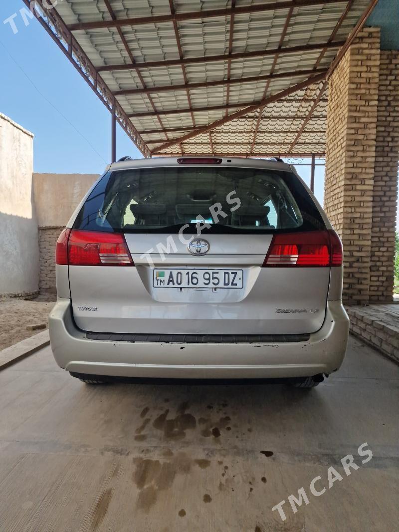 Toyota Sienna 2005 - 180 000 TMT - Şabat etr. - img 2