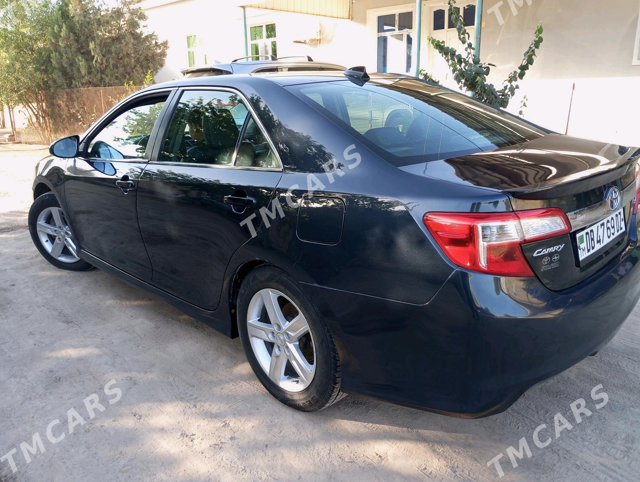 Toyota Camry 2012 - 170 000 TMT - Köneürgenç - img 3