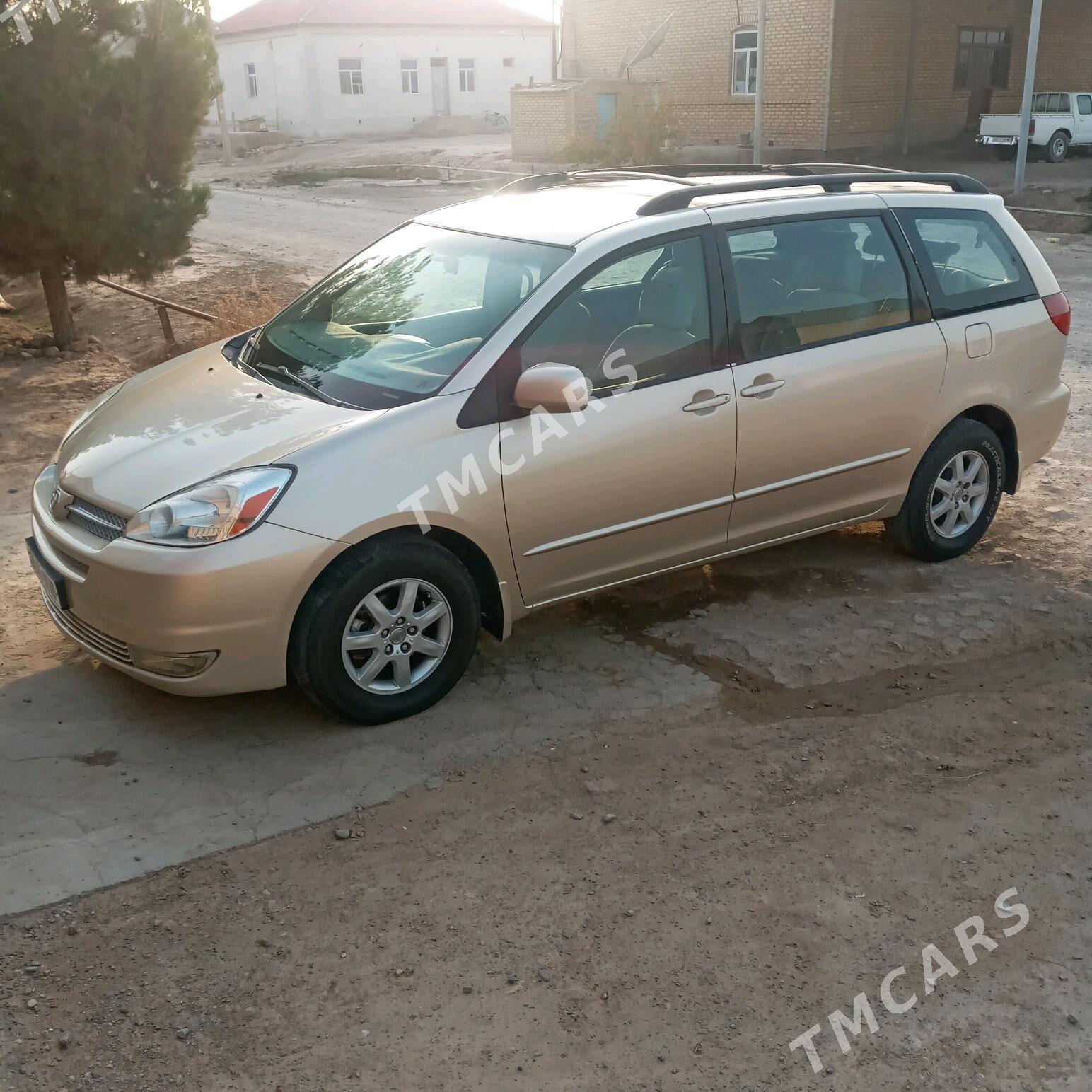 Toyota Sienna 2004 - 165 000 TMT - Мары - img 4