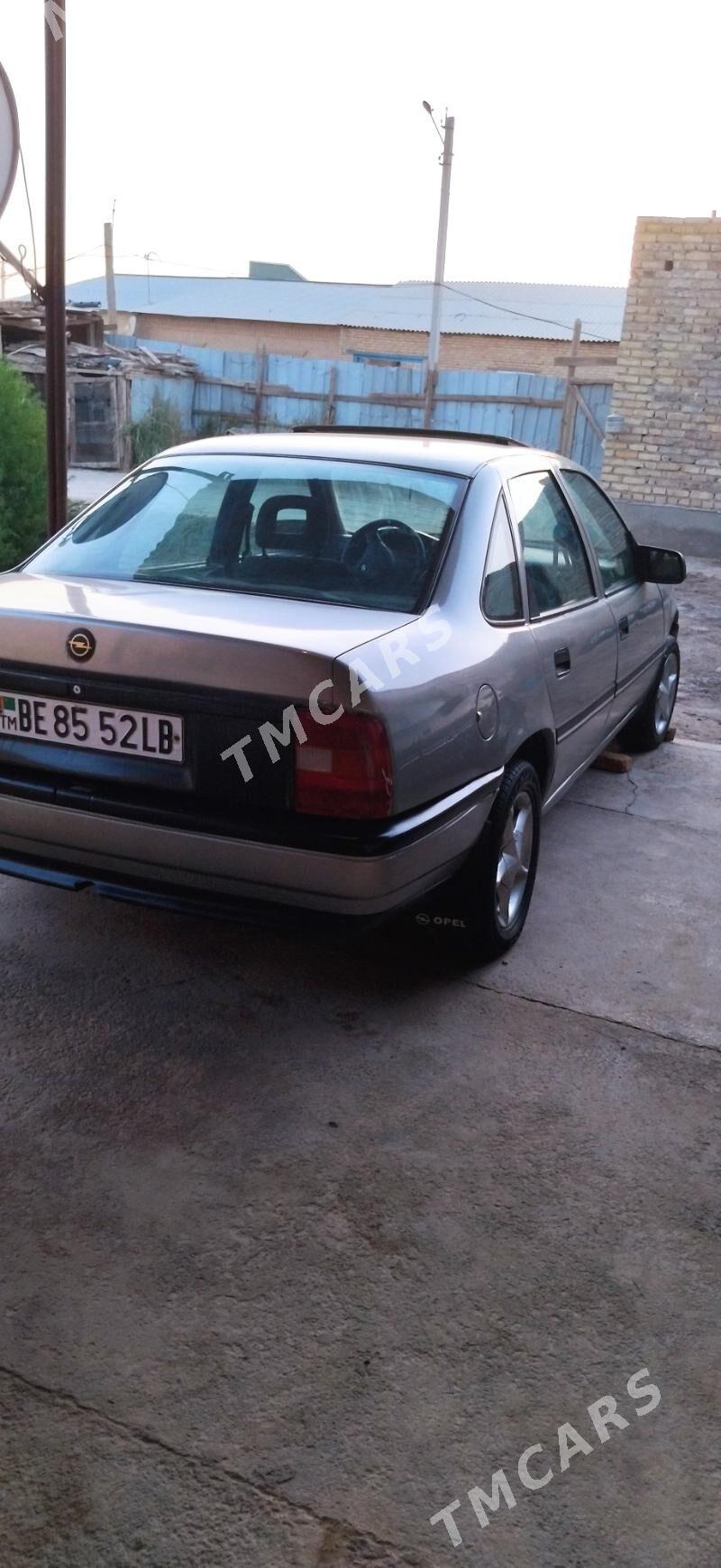 Opel Vectra 1992 - 30 000 TMT - Farap - img 4