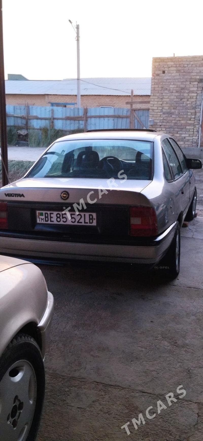 Opel Vectra 1992 - 30 000 TMT - Фарап - img 3